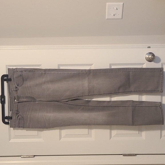 𝅺nwt NY & Co Grey Jeans Skinny sz 8 - Picture 1 of 4